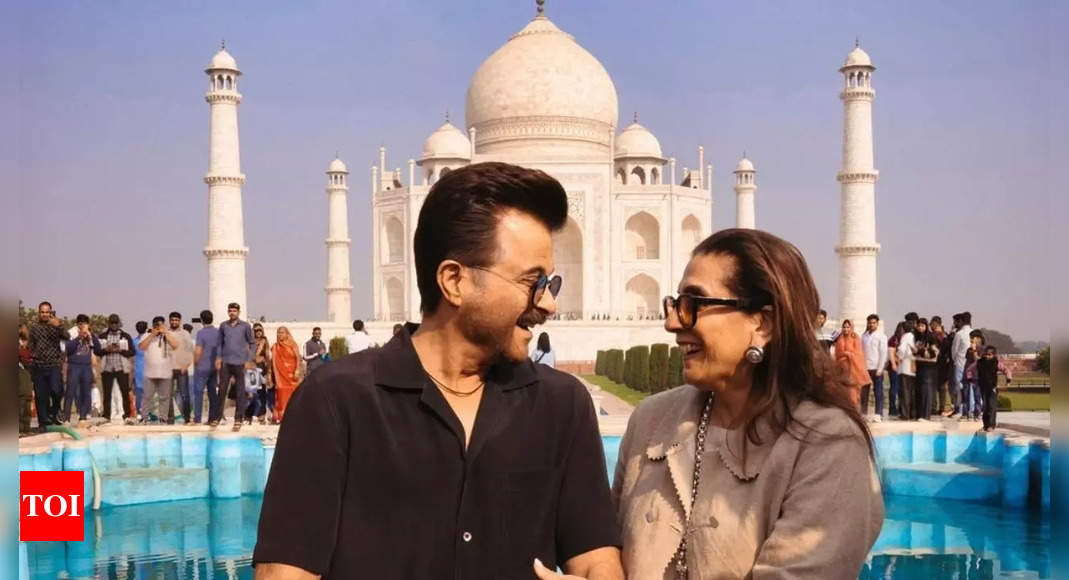 Anil Kapoor drops romantic pictures with wife Sunita Kapoor with a note, with the backdrop of Taj Mahal; Varun Dhawan, Bhumi Pednekar and others react! | Hindi Movie News