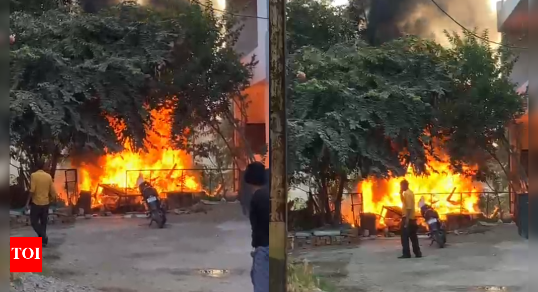 Bhopal man sets house on fire after fight with wife, goes on walk as ...
