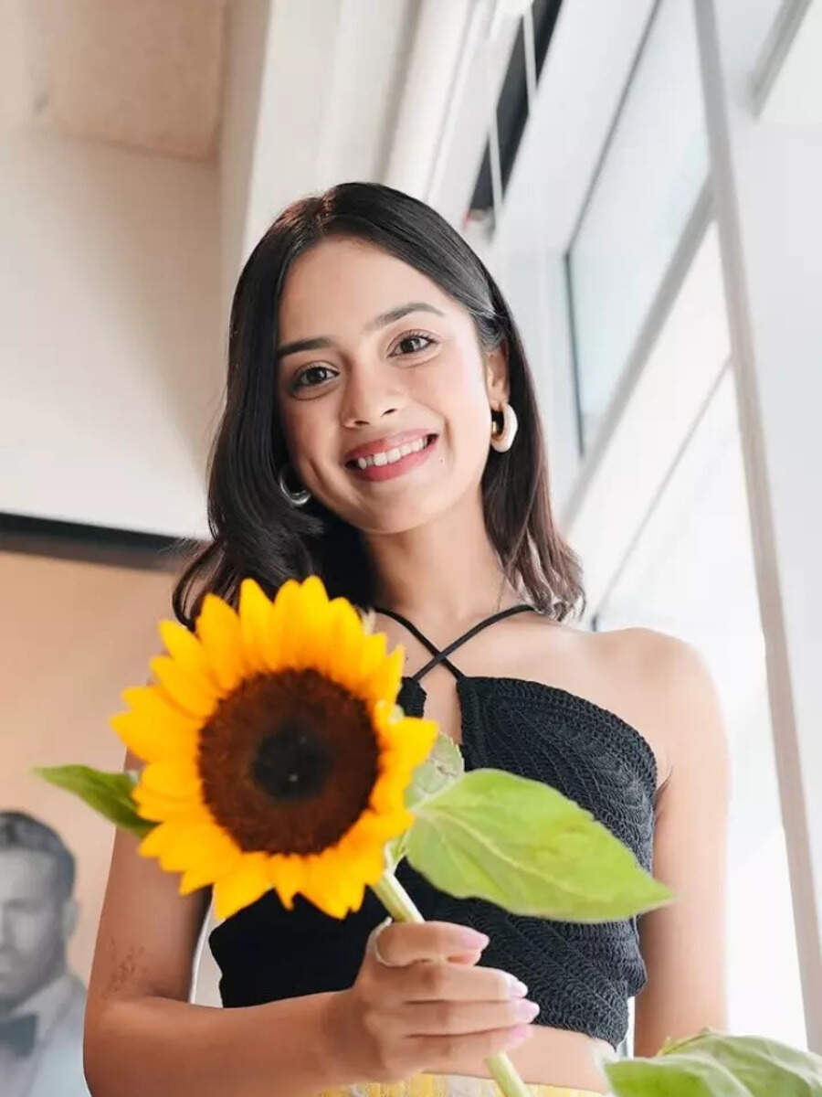 Bollywood's Young 'Sajni' Nitanshi Goel Is A Real-Life Phool!