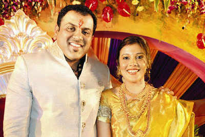 MLA Vinayak Nimhan’s son gets hitched to daughter of builder Ashok Mankar in a grand engagement ceremony