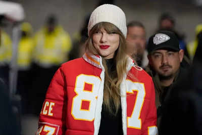 Taylor Swift did a stunning impression of Travis Kelce in a celebration of the tight end's trick play