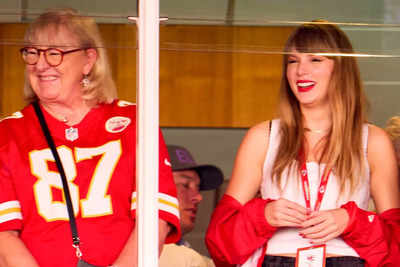 Did Travis Kelce's mother get inspired from the TV show 'Friends'?