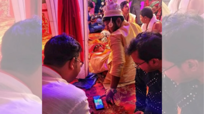 'Bro has his own priorities': Photo of groom playing ludo at wedding mandap goes viral