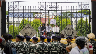 जामिया मिलिया इस्लामिया ने बिना पूर्व मंजूरी के संवैधानिक गणमान्य व्यक्तियों के खिलाफ विरोध प्रदर्शन पर प्रतिबंध लगा दिया