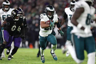 Philadelphia Eagles extend winning streak, defeat Ravens 24-19 in a thrilling week 13 clash, thanks to Saquon Barkley