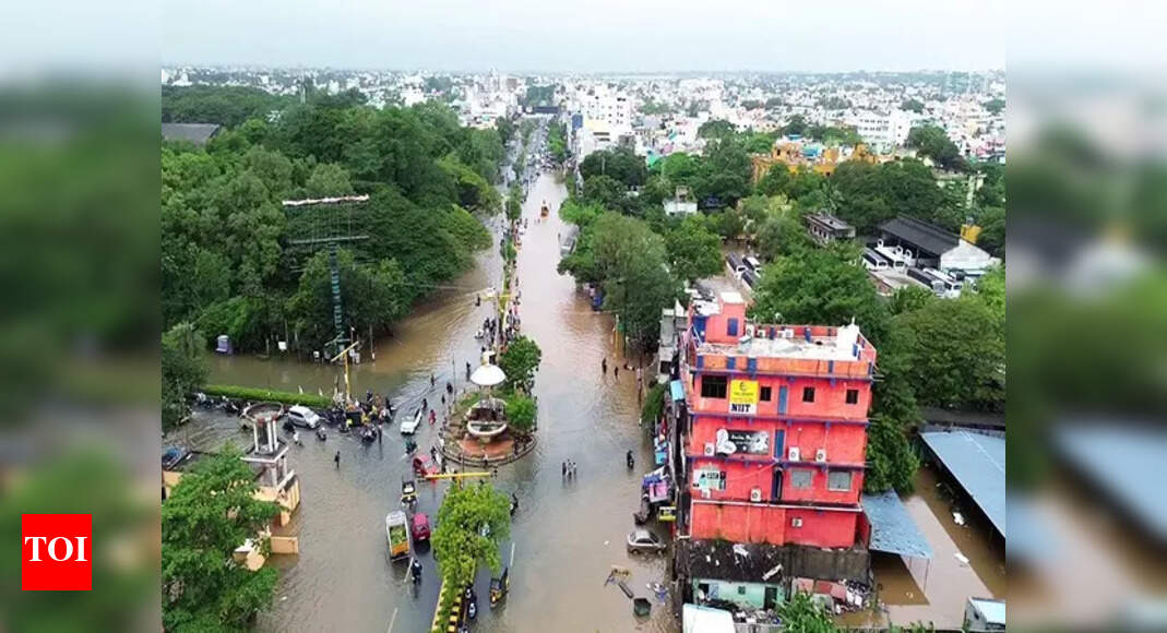 Cyclone Fengal: Puducherry Government Declares School and College Holiday on December 2 Due to Severe Weather