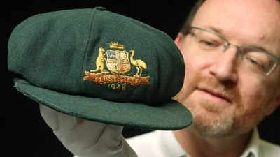  Don Bradman's 'baggy green' to go under the hammer