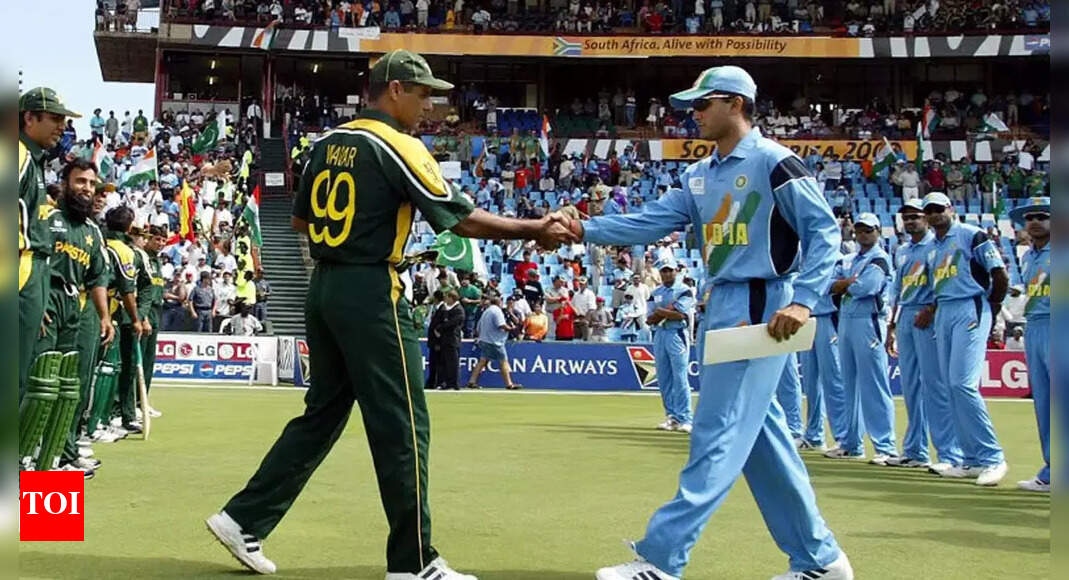 'Panga nahi': Ex-Pak cricketer reveals his India connection