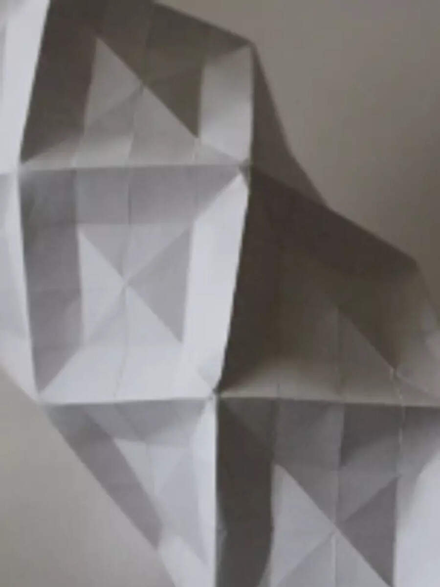  காகிதத்தை மடிக்கும்போது ஏன் சுருக்கம் வருகிறது? 