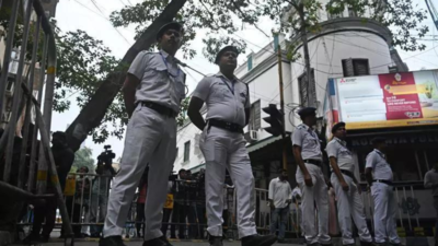 Security beefed up at Bangladesh High Commission in Delhi after protest in Agartala premises | India News Security beefed up at Bangladesh High Commission in Delhi after protest in Agartala premises | India News