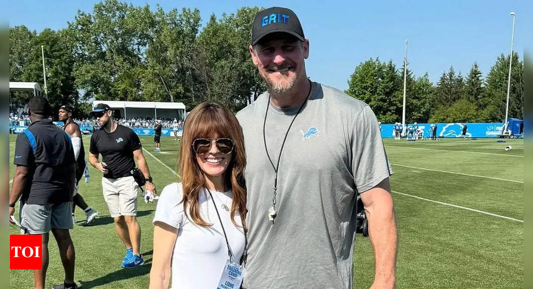 Holly Campbell, wife of Dan Campbell, begins holiday season with early  Christmas party joined by Lions' Ladies | NFL News - Times of India