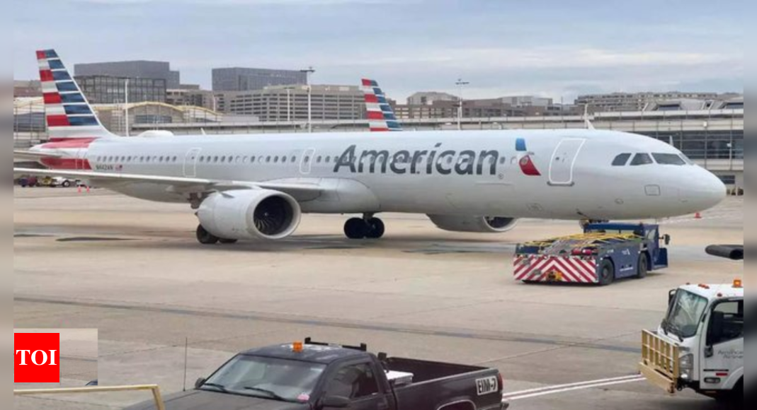 FAA investigates American Airlines flight after emergency return to Chicago – Times of India