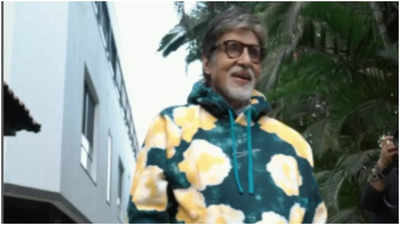 Amitabh Bachchan thanks fans for their love during Sunday greeting ritual; Says, 'This love each Sunday...'