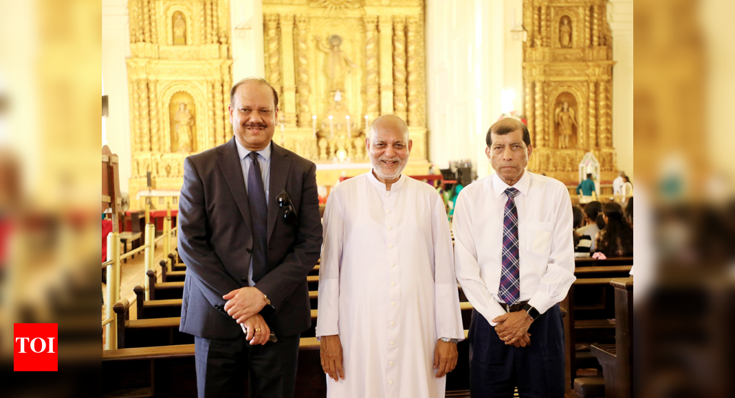 After long wait, 3 of 170 Pakistani pilgrims finally arrive for ...