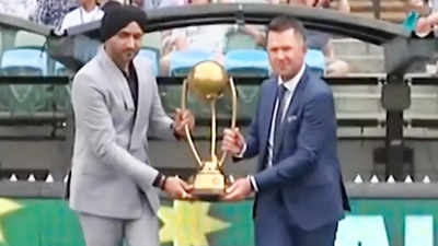 'We did not speak about...': Harbhajan Singh reveals chat with Ricky Ponting