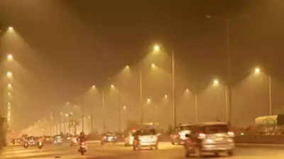 Mumbai’s air quality dips below national permissible limit