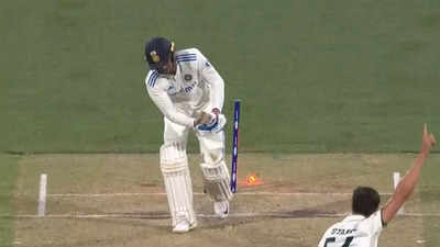 Unplayable! Mitchell Starc dismantles Shubman Gill's middle stump with a perfect 'banana swing'. Watch