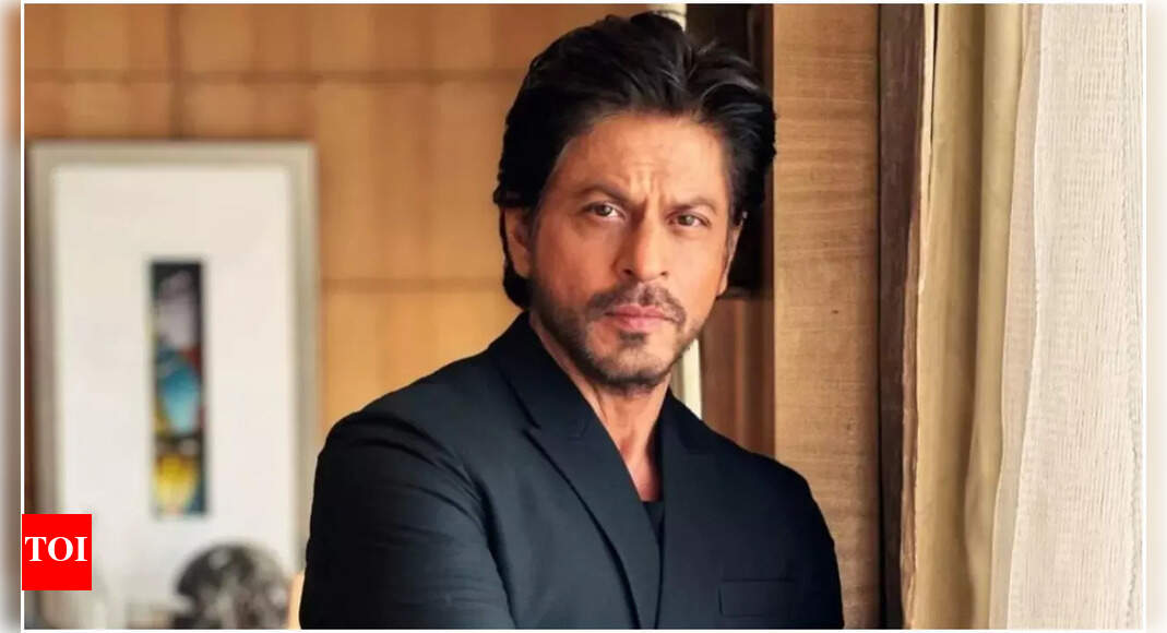 Did SRK charge for his attendance at a Delhi wedding?