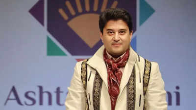 Watch: Union ministers Jyotiraditya Scindia, Sukanta Majumdar walk the ramp