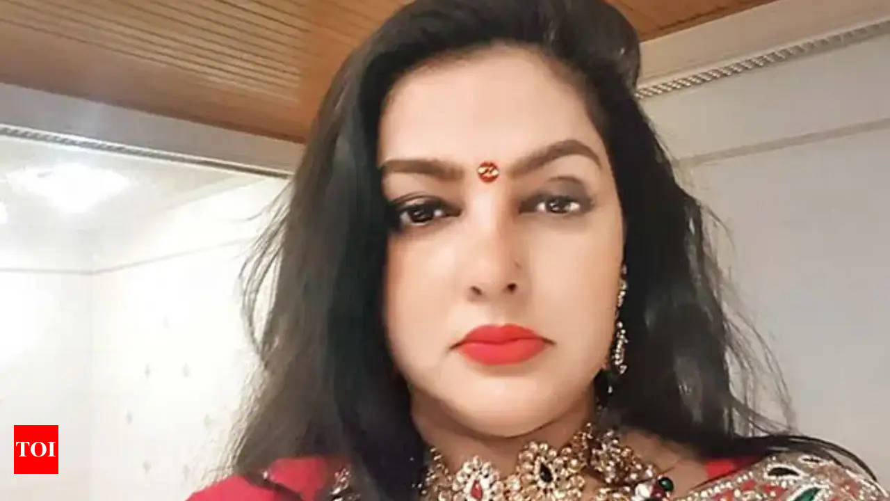 Mamta Kulkarni clarifies her return to India: No Bollywood comeback or  Bigg Boss, compares journey to Gautam Buddha - Main satya ki khoj mein  nikli thi | Hindi Movie News - Times of India