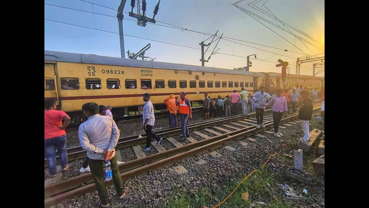 pure indian child pissing on rails Major Train Disruptions: 12 Cancellations and 6 Diversions Due to Non  Interlocking Work | Patna News - Times of India