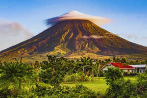 The strange appeal of active volcanoes: Why tourists find volcanoes irresistible