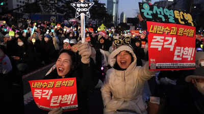 South Korean police mull travel ban on President Yoon amid probe over martial law