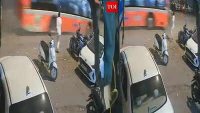 Kurla Bus Accident: CCTV video shows moment of chaos at Kurla's ...