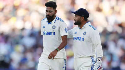 IND vs AUS: 'Indian players need to have a chat with Mohammed Siraj'