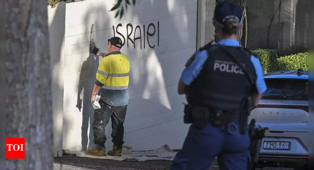 'People in tears': Cars set ablaze, buildings sprayed with anti-Israel graffiti in Australia