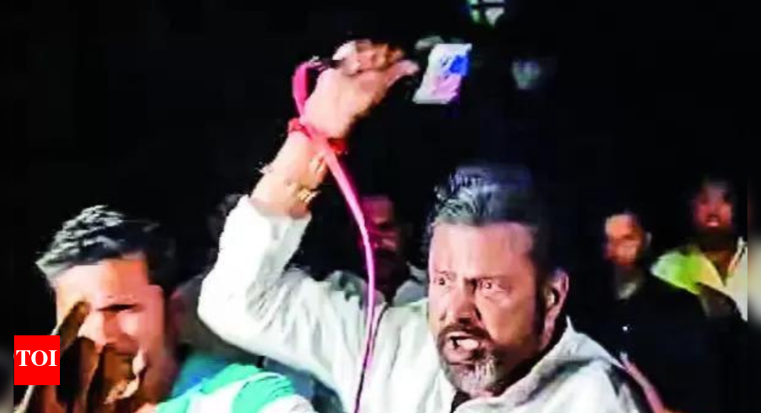 Mohan Babu Assaults Journalist: Shocking Incident at Tollywood Actor's Home | Hyderabad News