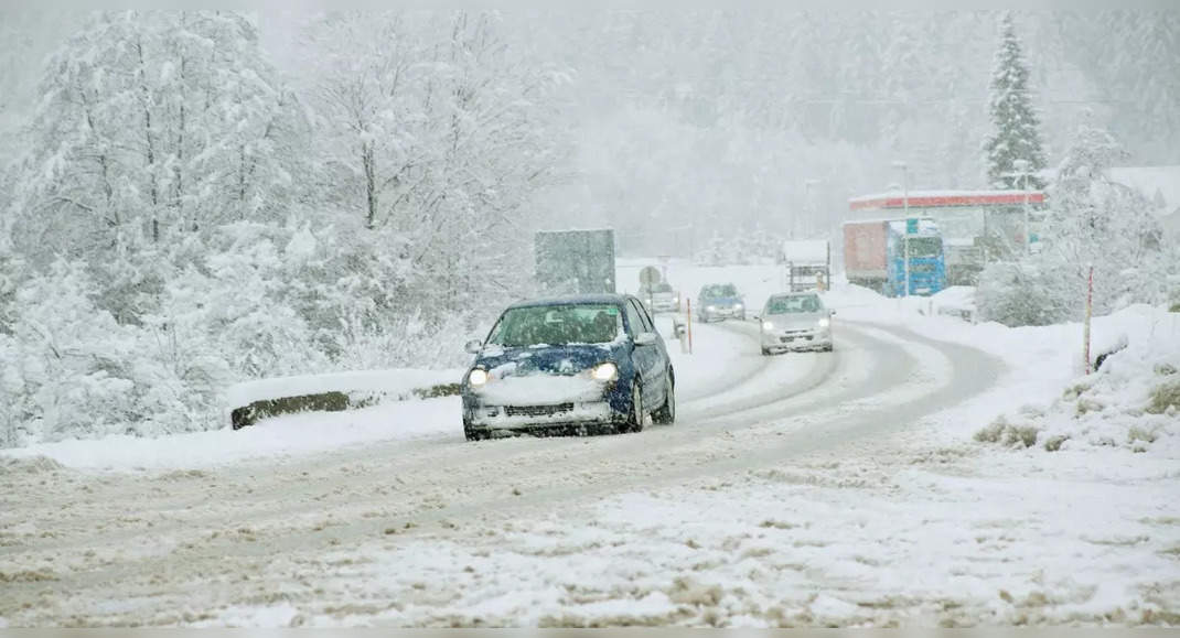 US Travel Advisory: Arctic storm causes delays, cancellations, and hazardous roads in New York, Boston, and DC