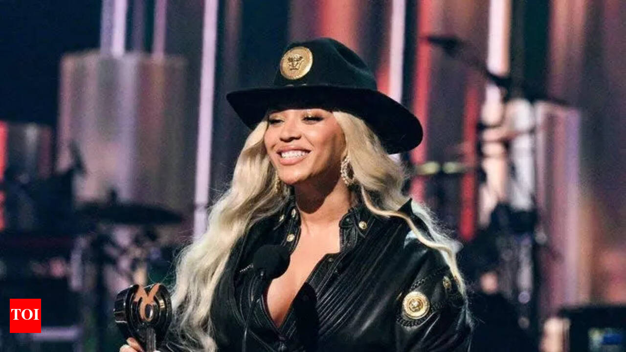 Fans DISS Beyonce's NFL Christmas Halftime Show After Jay-Z Rape  Allegations Surface | NFL News - Times of India