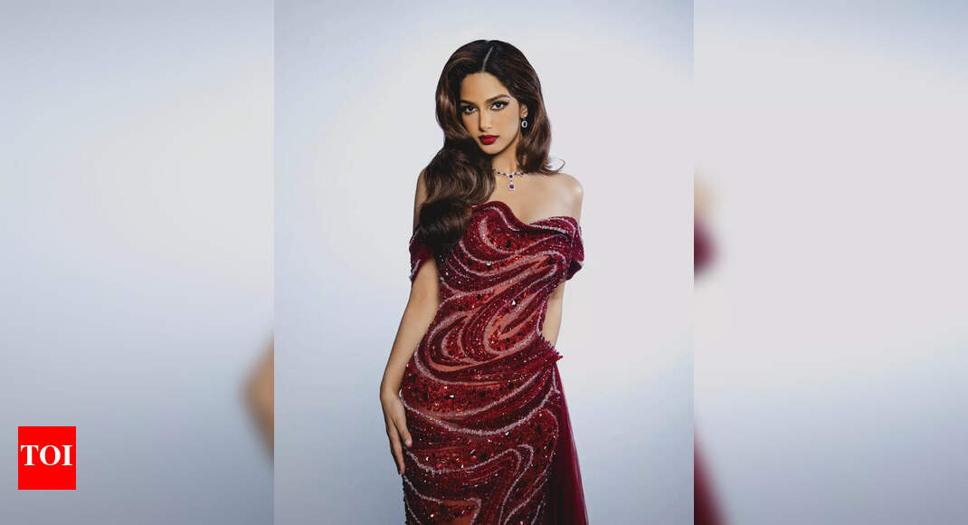 Miss Universe Harnaaz Sandhu to Make Bollywood Debut in Baaghi 4 |