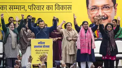 महाराष्ट्र, झारखंड और अब दिल्ली: क्या अरविंद केजरीवाल की कैश-इन-अकाउंट योजना AAP को हैट्रिक बनाने में मदद करेगी?