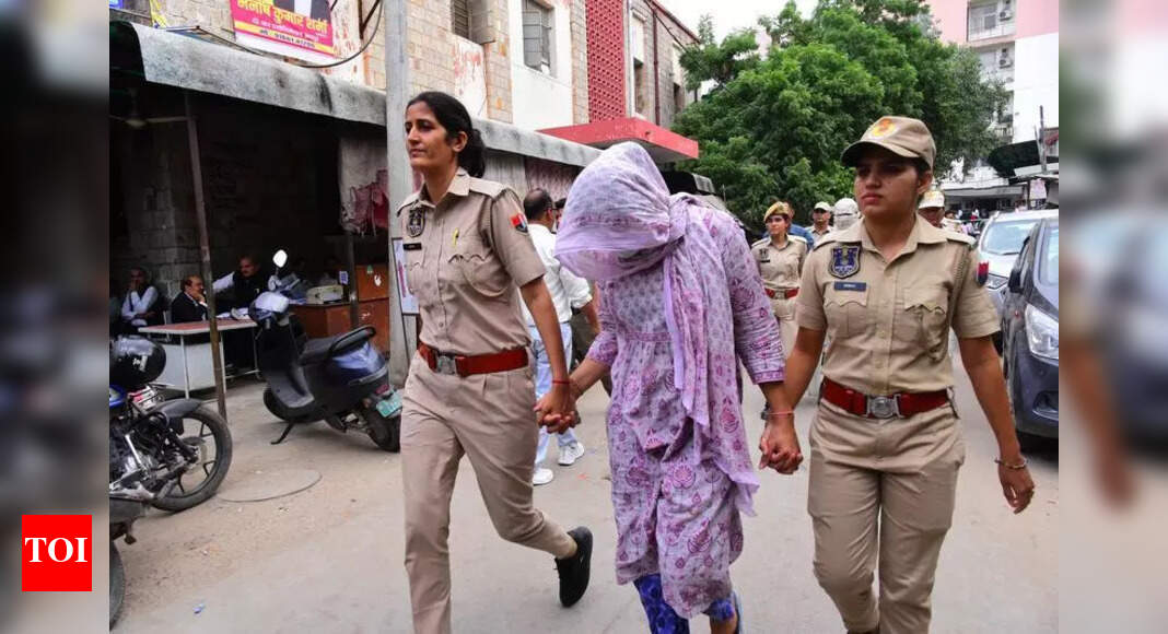 High court grants bail to 16 trainee SIs in paper leak case | Jaipur ...