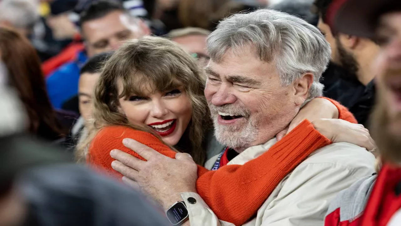 Taylor Swift's 35th Birthday: Travis Kelce's dad Ed Kelce shares his  budget-friendly yet emotional gift idea for the 14-time Grammy-winner | NFL  News - Times of India