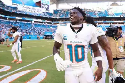 Tyreek Hill drops cryptic five-word message after Dolphins part ways with Odell Beckham Jr.