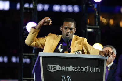 NFL Legend Randy Moss Battling Undisclosed Health Challenges