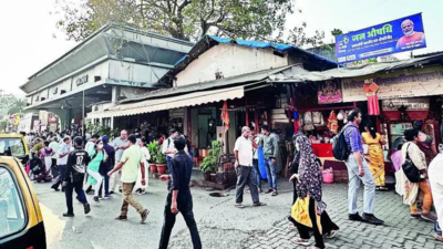 CR's razing notices to 5 illegal temples outside Dadar station sparks political row; Uddhav Thackeray slams BJP