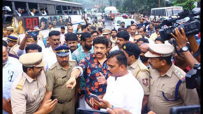 Minister drives car at accident site | Kochi News - Times of India