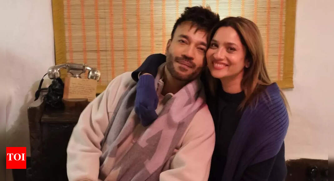 Ankita Lokhande and Vicky Jain share warm and cozy pictures on their ...
