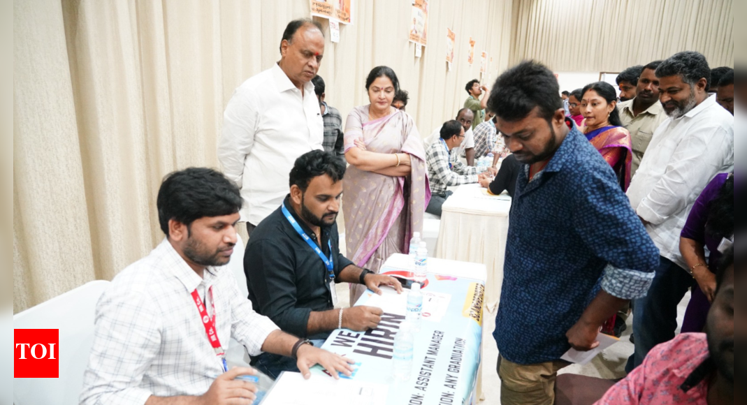Over 2000 unemployed youth get offer letters at VPR foundation's mega ...