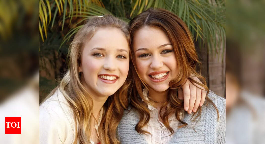 Hannah Montana Reunion Emily Osment and Moisés Arias reunite to end