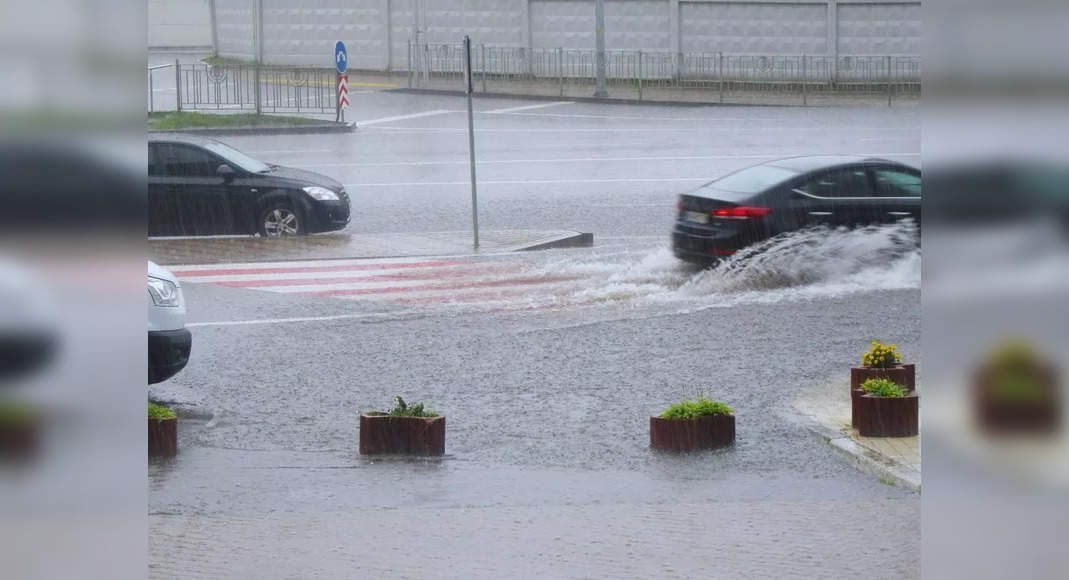 Tamil Nadu braces for heavy rains; IMD issues warning.