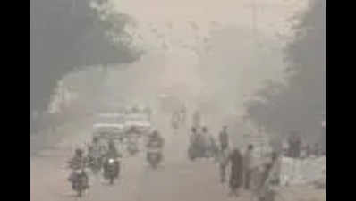 Air quality enters severe zone again