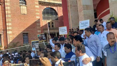 Maharashtra opposition leaders protest at Vidhan Bhavan over Parbhani custodial death, Beed sarpanch murder