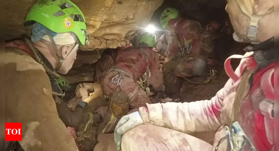 32-year-old Cave Explorer Rescued After Being Trapped Underground For ...