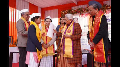 Educated women play key role in envisioning prosperous society: Guv