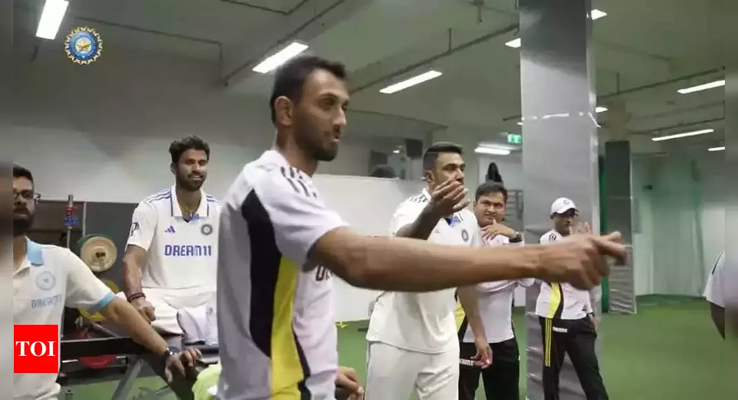 Watch: Ravichandran Ashwin’s bowling classes to Staff India’s help workers | Cricket Information – Instances of India